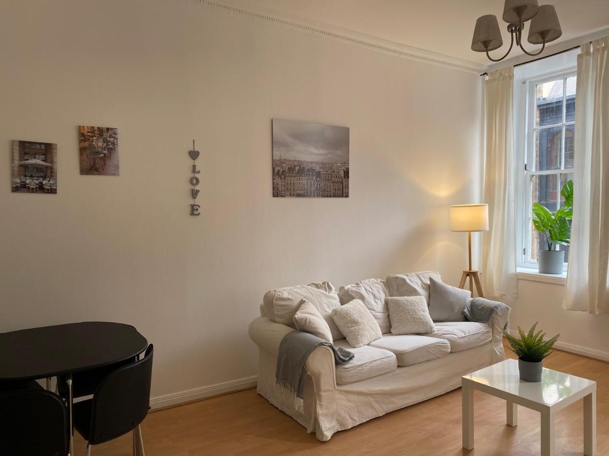 Lovely 1-bed In Merchant Apartamento